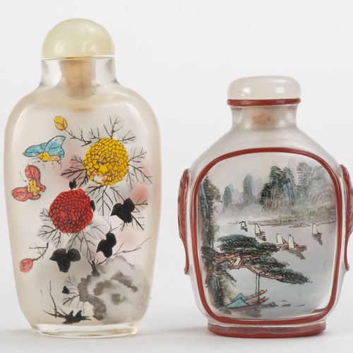 Null 2 glass snuff bottles, China, 20th century, 6.5 cm and 8 cm high