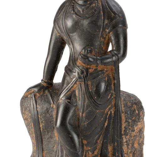Null A ferrous hardstone carving of Guanyin, China, 40 cm high