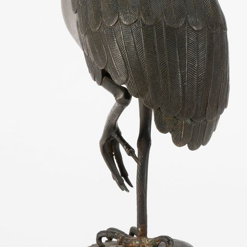Null A bronze bird-shaped incense burner, Japan, Meiji period, h. 24 cm (damages&hellip;