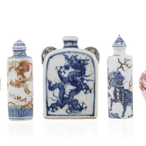 Null A collection of 5 porcelain snuff bottles, China, 19th-20th century, with m&hellip;