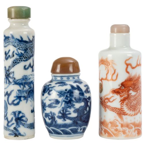 Null Collection de 3 flacons à priser en porcelaine, Chine, XIX-XXe s., tous déc&hellip;