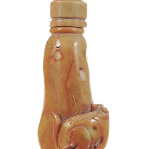 Null A coral snuff bottle, China, 8 cm high