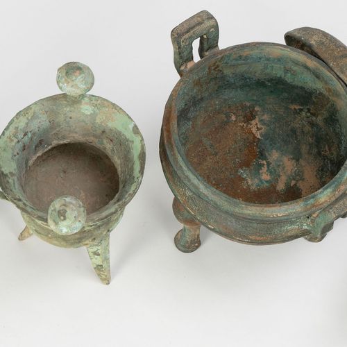 Null 4 archaic style bronze vessels, China, modern: 2 jian (wine vessels), 1 tri&hellip;