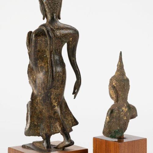 Null Bouddha marchant et buste de Bouddha, 2 sculptures en bronze, de style Suko&hellip;