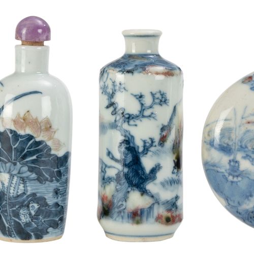 Null Collection de 4 flacons à priser en porcelaine, Chine, XIX-XXe s., décors d&hellip;
