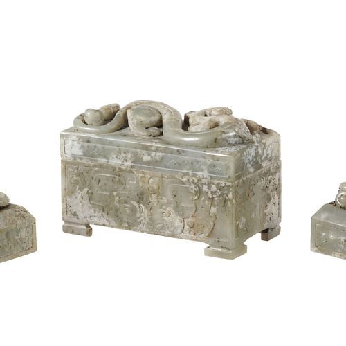 Null 2 jade seals in their box, China, the seals and the box with the chilong gr&hellip;