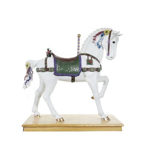 Null Mary Zimmermann (XX-XXI), Cheval de carrousel en bronze peint, sur socle en&hellip;