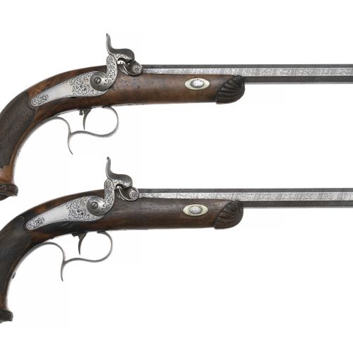 Null Paire de pistolets à percussion, vers 1840, canons à pans damassés en frise&hellip;
