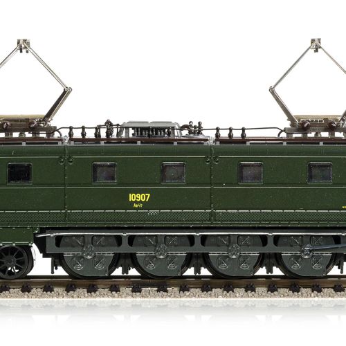 Null LILIPUT-BACHMANN, échelle HO, CFF/SBB/FFS, lot comprenant : 1 locomotive AE&hellip;