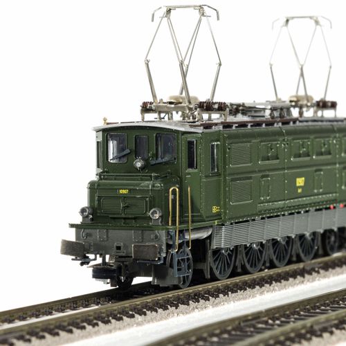 Null LILIPUT-BACHMANN, échelle HO, CFF/SBB/FFS, lot comprenant : 1 locomotive Ae&hellip;