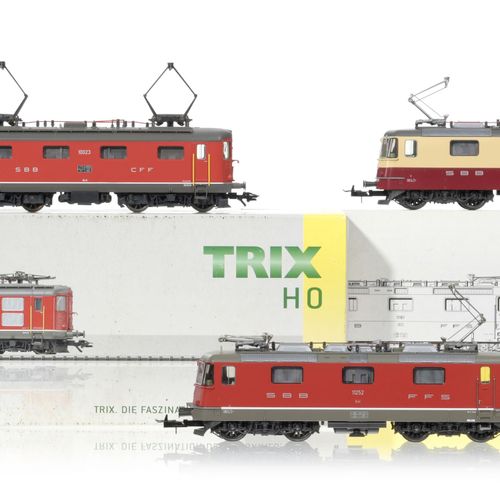 Null TRIX (Allemagne), échelle HO, lot de 3 locomotives CFF/SBB/FFS, comprenant &hellip;