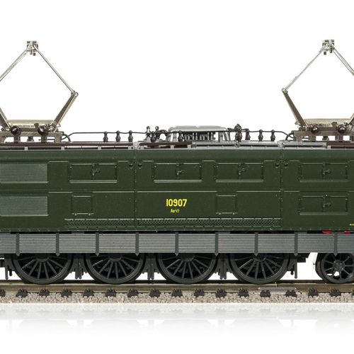 Null LILIPUT-BACHMANN, échelle HO, CFF/SBB/FFS, lot comprenant : 1 locomotive Ae&hellip;