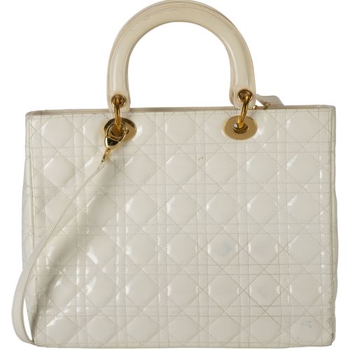 Null Christian Dior, Lady Dior bag in quilted ivory patent leather, D.I.O.R. Cha&hellip;