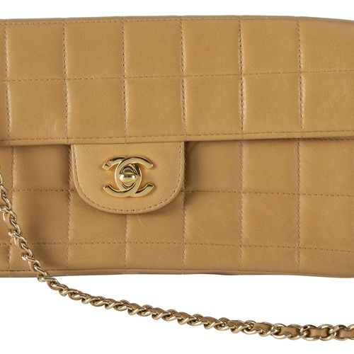 Null Chanel, baguette with flap in beige quilted leather, chain shoulder strap, &hellip;