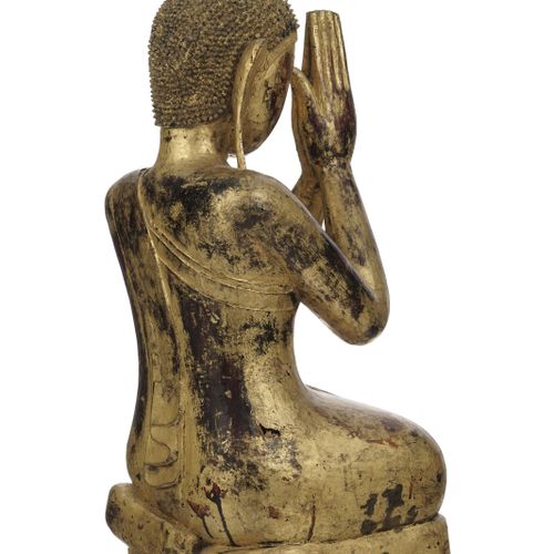 Null Moggallana，涂漆和镀金的木雕，缅甸，19世纪末，跪在地上，双手合十，呈安杰里式，高73厘米

没有状况报告并不意味着拍品处于完美状态。