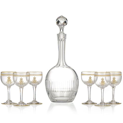 Null 波特酒服务包括6个由维也纳J.&amp, L.Lobmeyr公司生产的杯子和一个巴卡拉水晶杯。有雕刻的装饰和金色的亮点，有冠状的数字，h。10,5厘米&hellip;