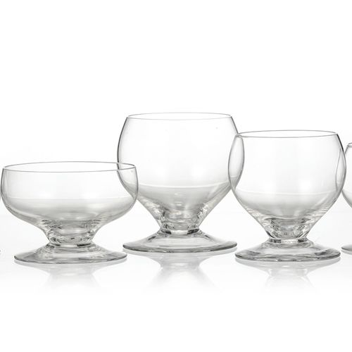 Null Part of a Baccarat crystal glass service, plain model, including 40 pieces:&hellip;