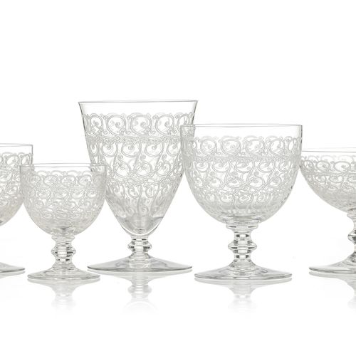 Null 巴卡拉水晶杯套装，Rohan型号，包括48件：10只水杯，10只香槟杯，10只红葡萄酒杯，10只白葡萄酒杯和8只酒杯