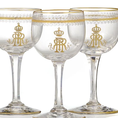 Null 波特酒服务包括6个由维也纳J.&amp, L.Lobmeyr公司生产的杯子和一个巴卡拉水晶杯。有雕刻的装饰和金色的亮点，有冠状的数字，h。10,5厘米&hellip;