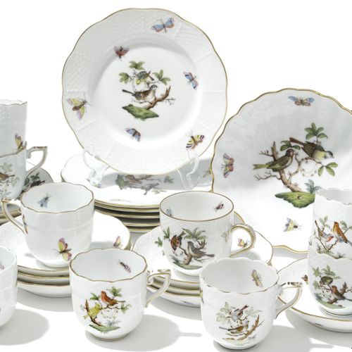Null Herend瓷器咖啡服务的一部分，Rothschild模型，包括11件：10个杯子和碟子，1个贝壳盘和6个面包盘

鎏金的差距