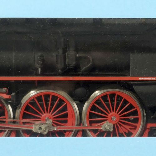 Null Märklin（德国），比例为1 MAXI，德国联邦铁路公司18 478型蒸汽机车，黑色表面处理，数字式发动机，带招标，71厘米长

，状况非常好。
&hellip;