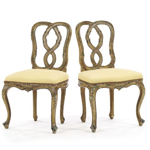 Null Paire de chaises, Italie, XVIIIe s., en bois peint vert à décor de fleurs p&hellip;