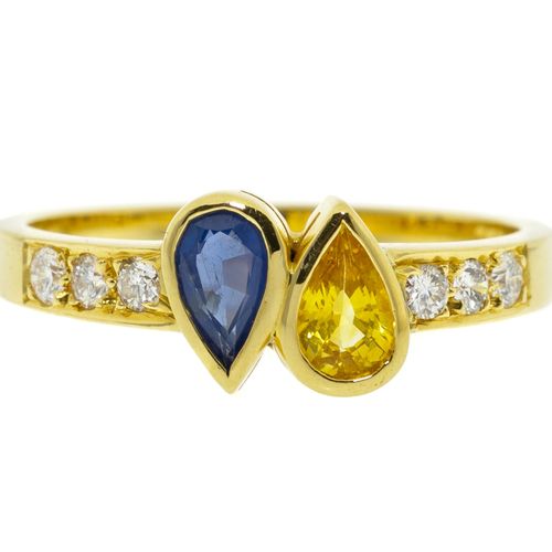 Null 750金戒指，镶嵌一颗梨形切割蓝宝石和一颗黄色蓝宝石以及老式切割钻石