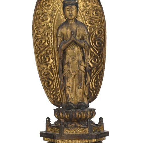 Null Divinité debout, probablement Kannon, sculpture en bois laqué et doré, Japo&hellip;