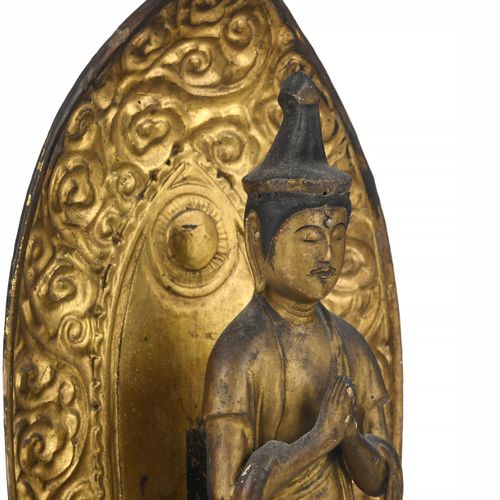 Null Standing deity, probably Kannon, lacquered and gilded wood sculpture, Japan&hellip;