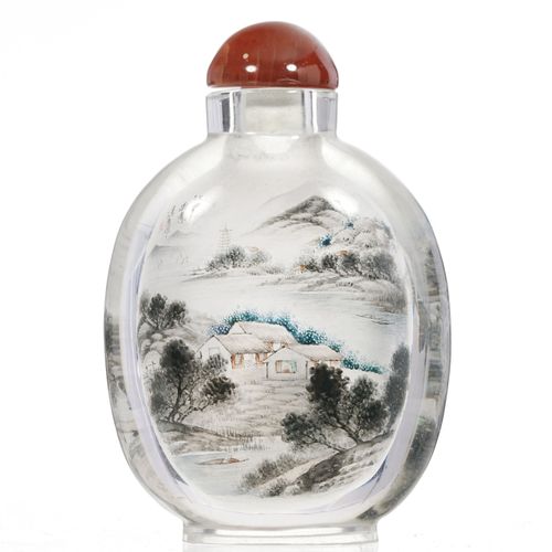 Null Snuff bottle with painted decoration under glass, China, 20th c., h. 9,5 cm