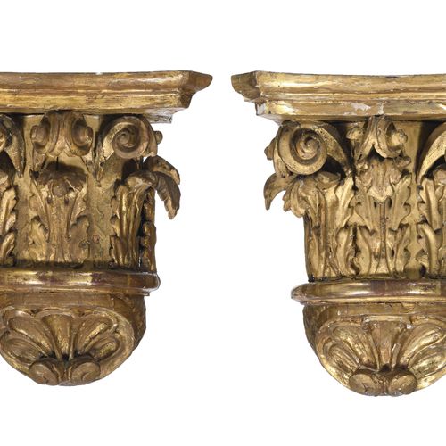 Null 一对多色木质火炬手形式的天使，大概是18世纪。附有一对镀金的木质托架。
