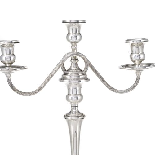 Null 纯银3灯烛台一对，Frank M Within & Company，20世纪，网状装饰，有重量，高。39厘米