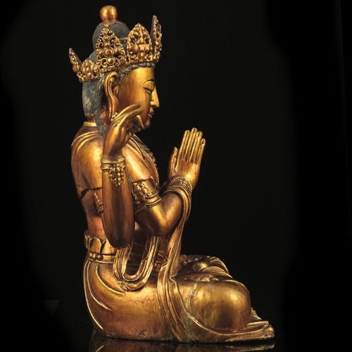 Null Avalokiteshvara Sadaksari con cuatro brazos, escultura de madera lacada y d&hellip;