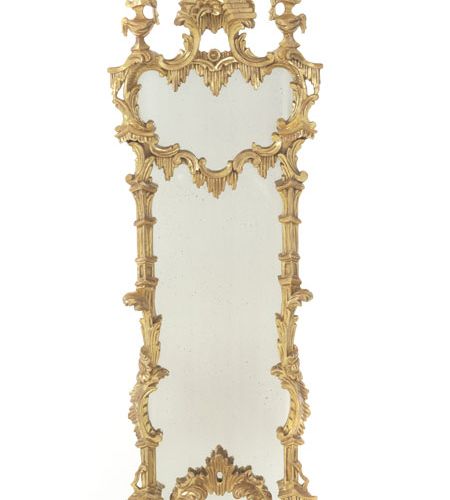 Null Miroir de style Chippendale, XIXe s., en bois doré et sculpté d'un décor si&hellip;