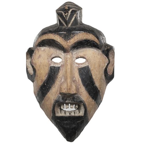 Null Ndunga Kongo-Woyo拟人面具，多色木，张开的嘴上有牙齿装饰，刚果民主共和国，高38厘米出处：Gérald和Muriel Minkoff收&hellip;