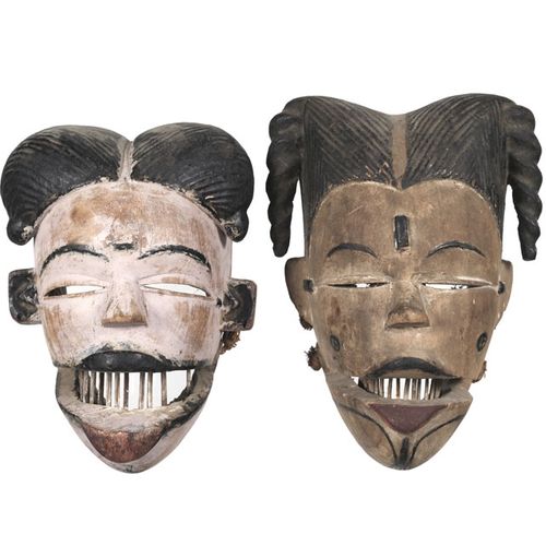 Null 两个小的奥戈尼面具，带有铰接和齿状的下巴，多色木和植物链接，尼日利亚，高18和20厘米。这种类型的面具被用作木偶证明：Gérald和Muriel Ol&hellip;