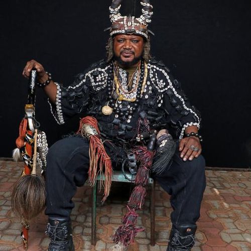 SARE Warren B.(生于1965年，布基纳法索）"Maitre Yacouba Drabo，Dozo无国界酋长 
位于布基纳法索西南部的博博迪乌拉索市&hellip;