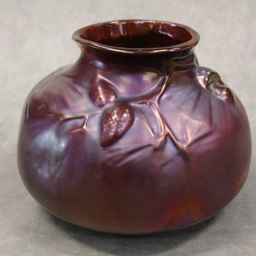 Null MONTIERES, important vase pansu à col évasé en terre cuite à lustre métalli&hellip;