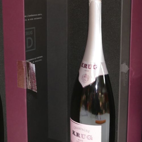 1 Btle Champagne Krug rosé 21ème édition en coffret IC 10/10 Expert : Emilie Gor&hellip;