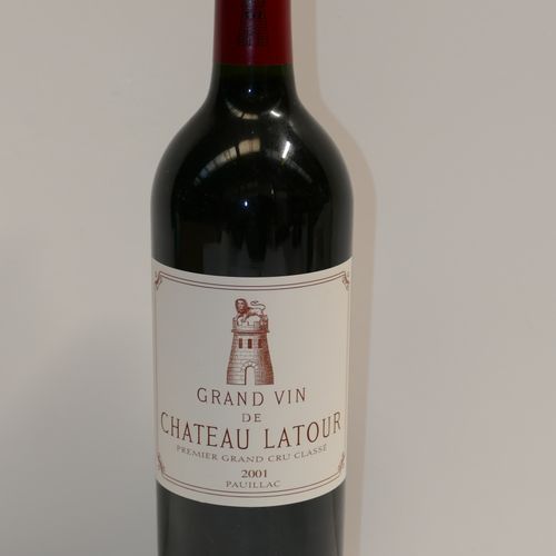 1 Btle Château Latour 2001 1er GCC Pauillac Expert : Emilie Gorreteau