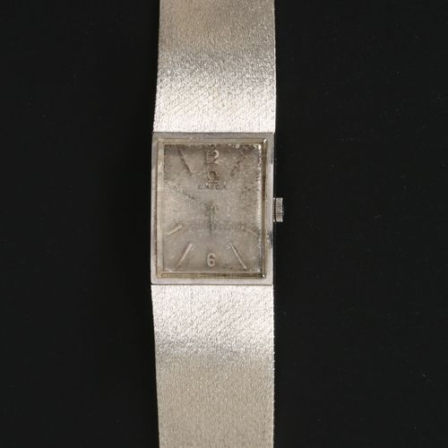 18-crt. White gold 'Omega' ladies wristwatch, circa 1970 18-Krt. Witgouden 'Omeg&hellip;