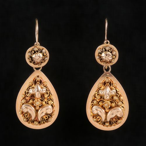 Zeeland, pair of antique gold earrings Stel antieke Zeeuwse gouden oorbellen

Pl&hellip;