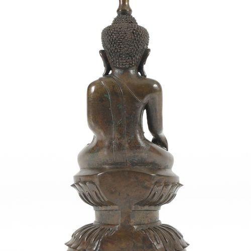 A Burmese Shan style bronze figure of Buddha Shakyamuni Figura in bronzo in stil&hellip;