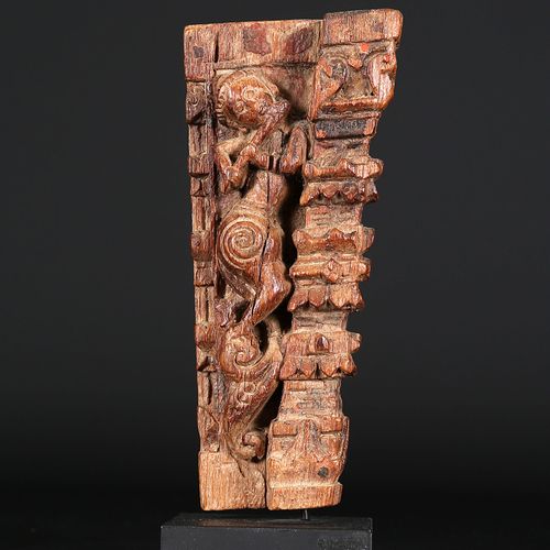 Indian carved wooden relief depicting Krishna Relief indien en bois sculpté repr&hellip;