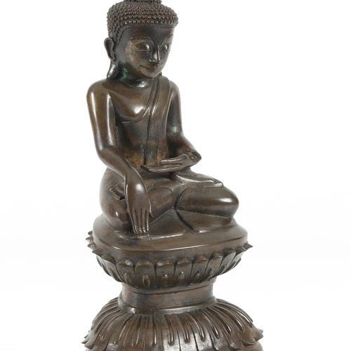 A Burmese Shan style bronze figure of Buddha Shakyamuni Figura in bronzo in stil&hellip;