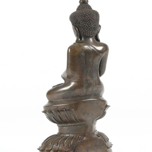 A Burmese Shan style bronze figure of Buddha Shakyamuni 缅甸掸族风格的释迦牟尼佛铜像 18世纪 释迦牟尼&hellip;