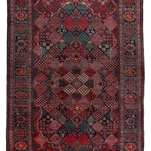 A Kashan Rug Un tapis de Kashan. 

Iran. 



Dimensions approximatives : 213 x 1&hellip;