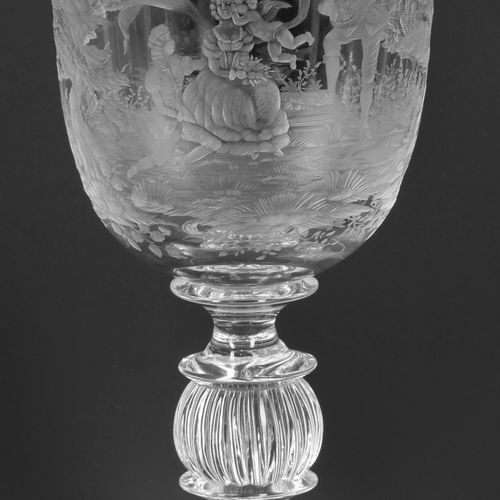 Pokal mit Watteauszene von Rudolf Schwamberger Verre de cristal incolore. Base e&hellip;