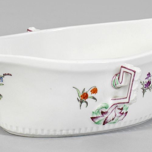 Sauciere mit Blumendekor Antique smooth. Boat-shaped body, edged handles with le&hellip;