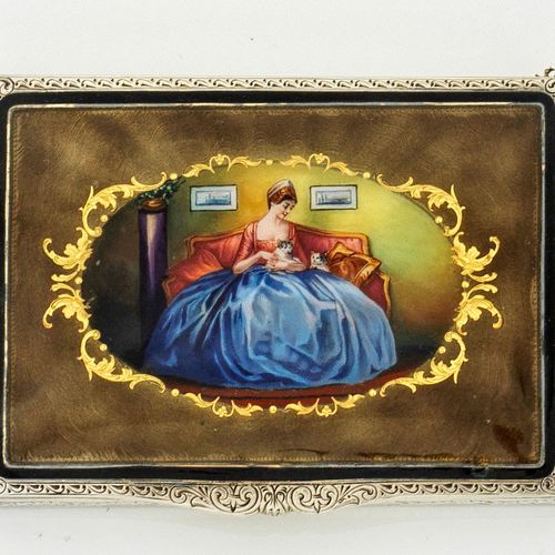 Kleine Tabatière Silver, enameled. Rectangular shape. On the hinged lid in oval &hellip;